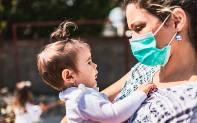 Masques transparents en crèche : une pétition lancée, le gouvernement reste muet | PARENTS.fr