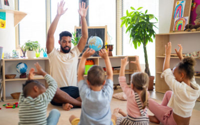 Petite enfance : et si on recrutait enfin des hommes en crèche ?