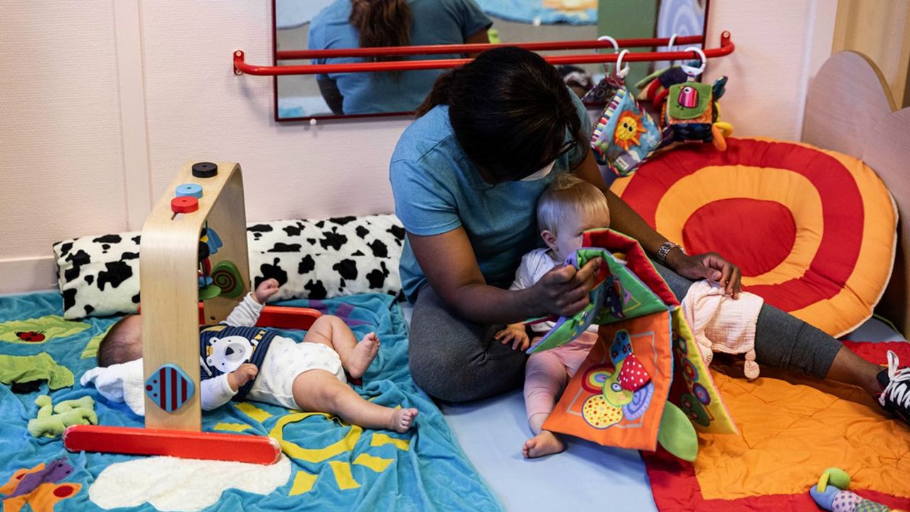 Deplacement du secretaire d’Etat en charge l’enfance et des familles dans les Hauts de Seine, dans le cadre de la rentree scolaire