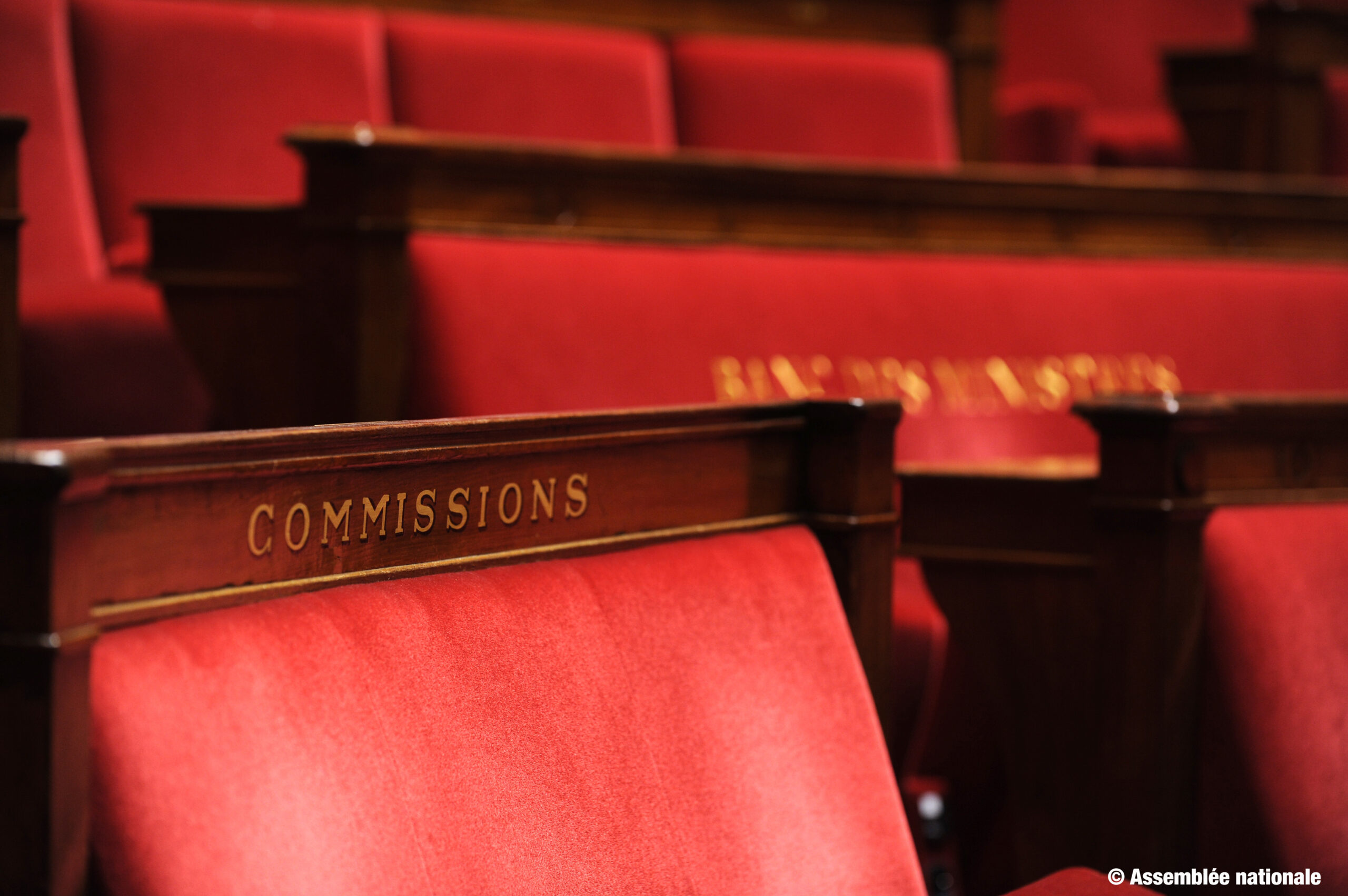 hemicycle-banc-des-commissions-scaled-1